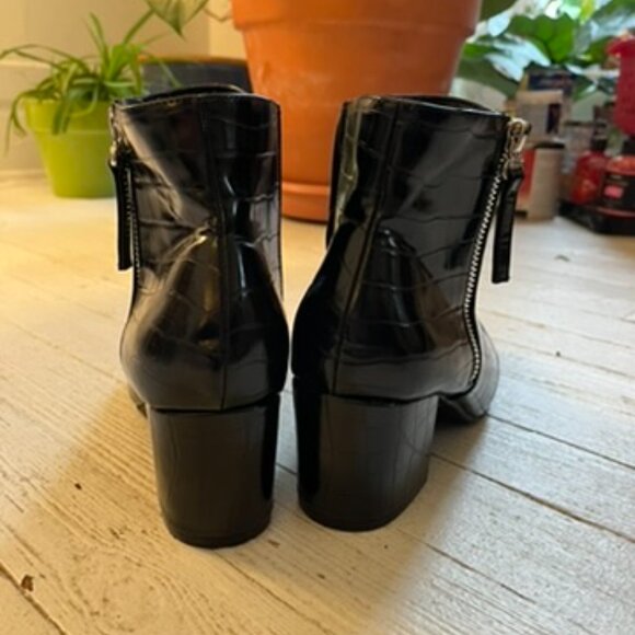 Crocodile Texture Black Chelsea Ankle Boot - Picture 4 of 7